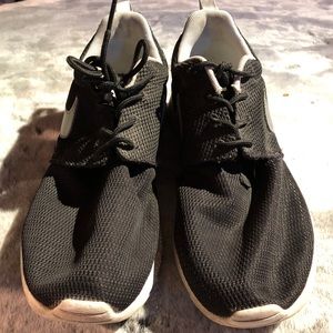 Nike Roshe shoes kids